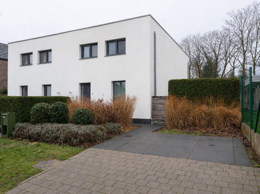 Huis te koop in Kasteelstraat 4,
                    9880 Lotenhulle