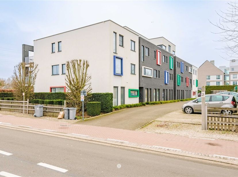 Vous êtes à la recherche d'un appartement moderne et prêt à l'emploi à Temse ? Alors ce bijou est certainement pour vous ! Cet appartement est situé a