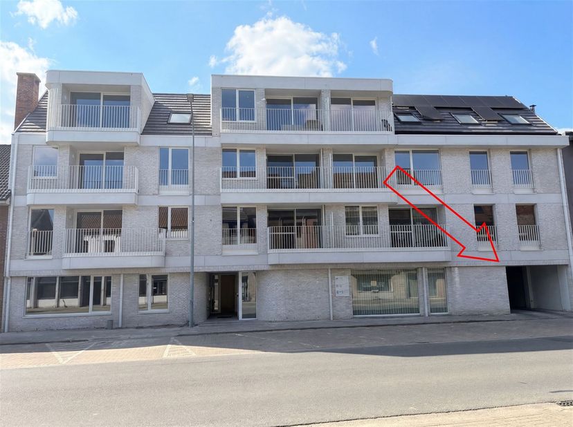 Centrum Stekene autostaanplaatsen te koop.<br />
Onder een nieuwbouw appartementsblok zijn deze 4 staanplaatsen met duidelijke markering en mogelijkh
