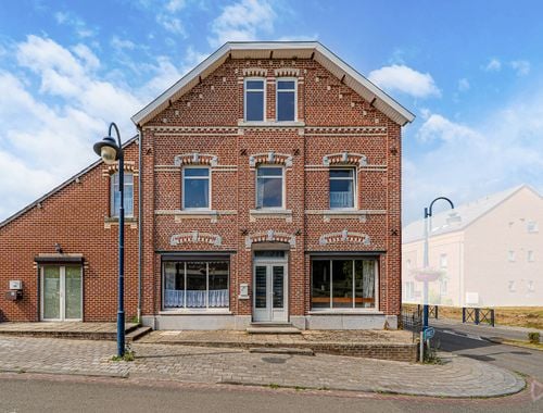                                         Woning te koop in Momignies, € 247.000
