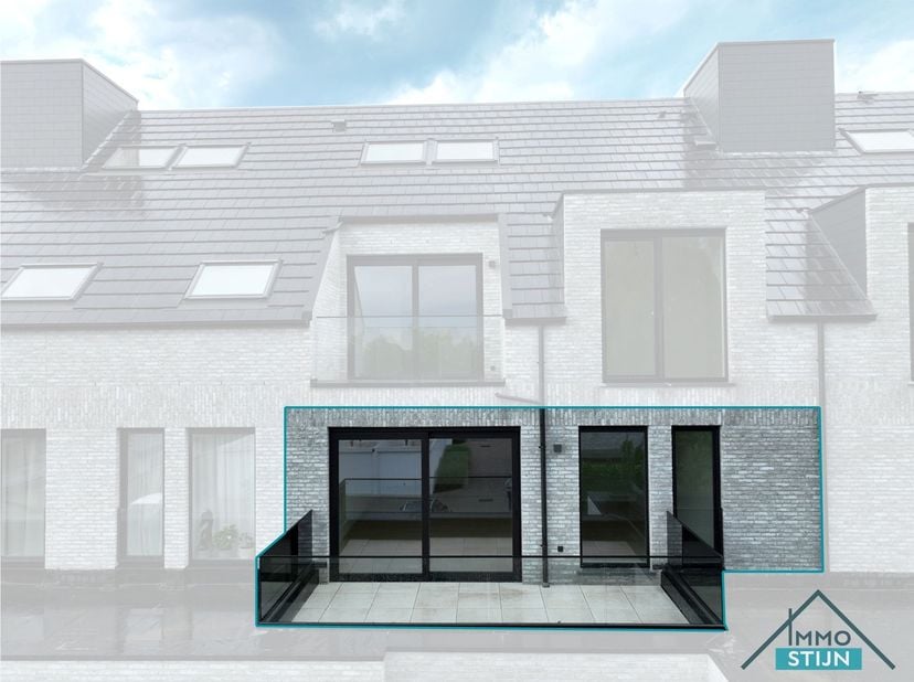 In het centrum van Passendale vind je dit recent opgeleverde appartement op de eerste verdieping, vlot bereikbaar met de lift. Het appartement combine