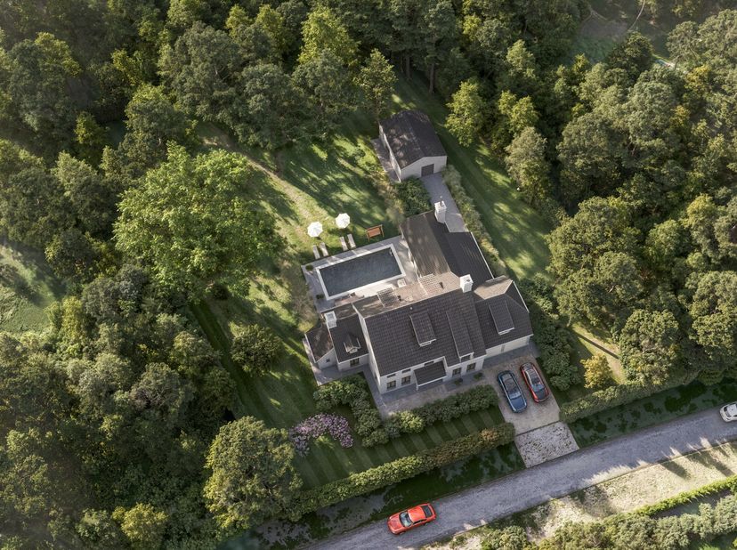 Terrain à bâtir calme pour une construction ouverte sur une parcelle de 4 328 m². Ce terrain offre la combinaison parfaite entre tranquillité et acces