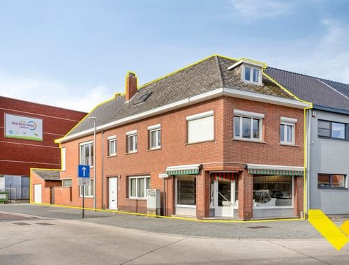                                         Usage mixte à vendre à Mol, € 349.000
