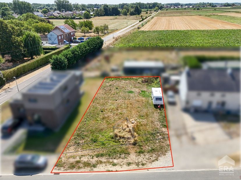 Droomt u van bouwen op een rustige, groene locatie met alle dagelijkse voorzieningen binnen handbereik? Dan is deze bouwgrond voor open bebouwing van