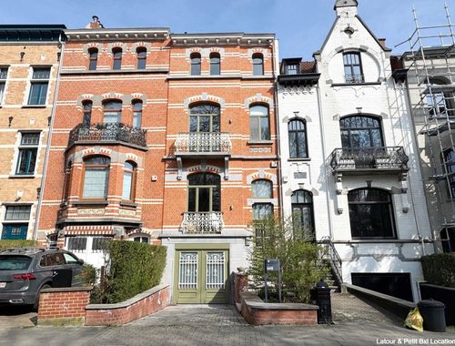                                         Maison à louer à Woluwe-Saint-Pierre, € 3.850
