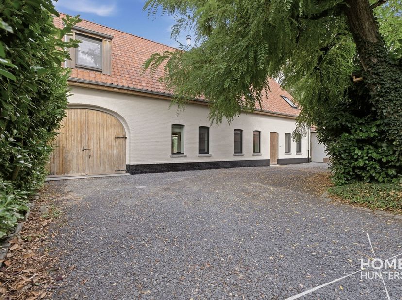 Huis te koop in Oudenaardse Heerweg 97,
                    8540 Deerlijk