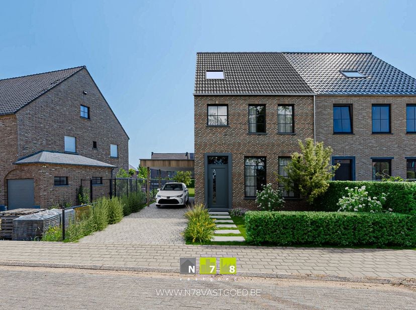 Terrain à vendre
                    à 3650 Elen