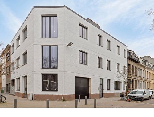                                         Bureaux à louer à Antwerpen, € 495
