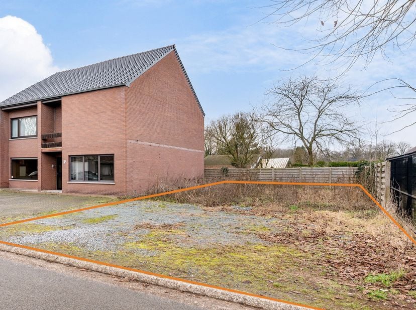 Terrain à vendre
                    à 3920 Lommel