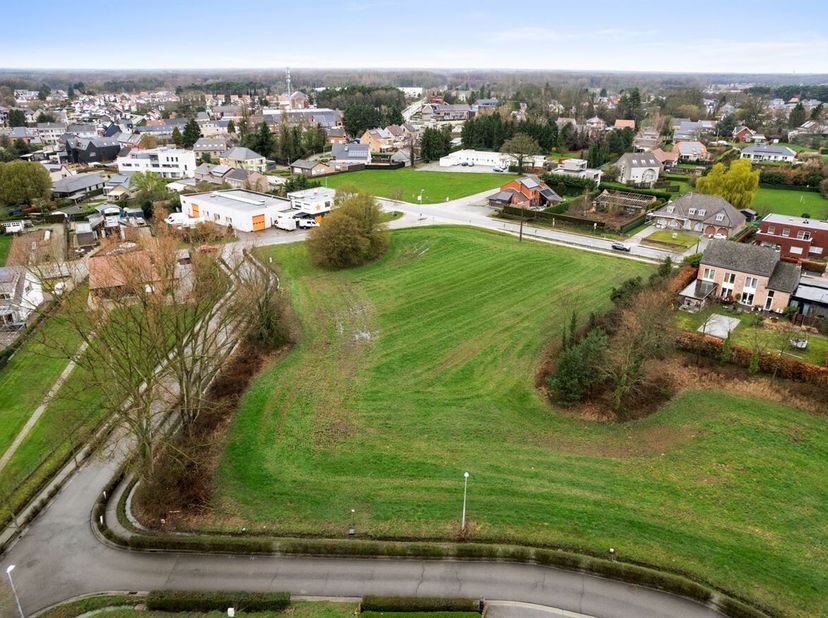 Bouwgrond in rustige en groene omgeving te koop! <br />
Op zoek naar de ideale locatie om uw droomwoning te realiseren? <br />
Deze mooie bouwgrond is