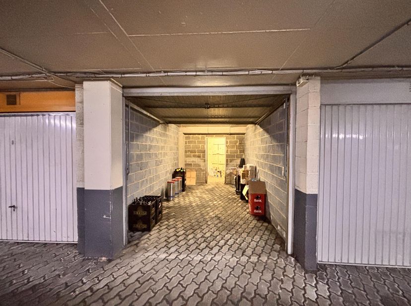 Garage te huur in Rootenstraat,
                    3600 Genk