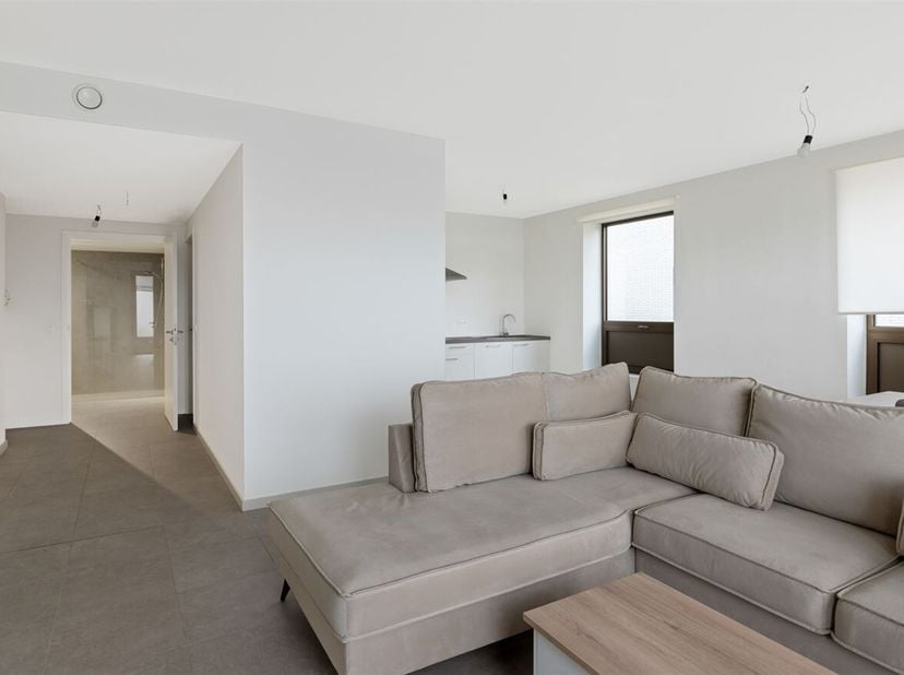 Ligging: Het appartement op Molenheide in Breendonk ligt in een groene, rustige omgeving met vlotte verbindingen naar Mechelen en Antwerpen. Ideaal vo