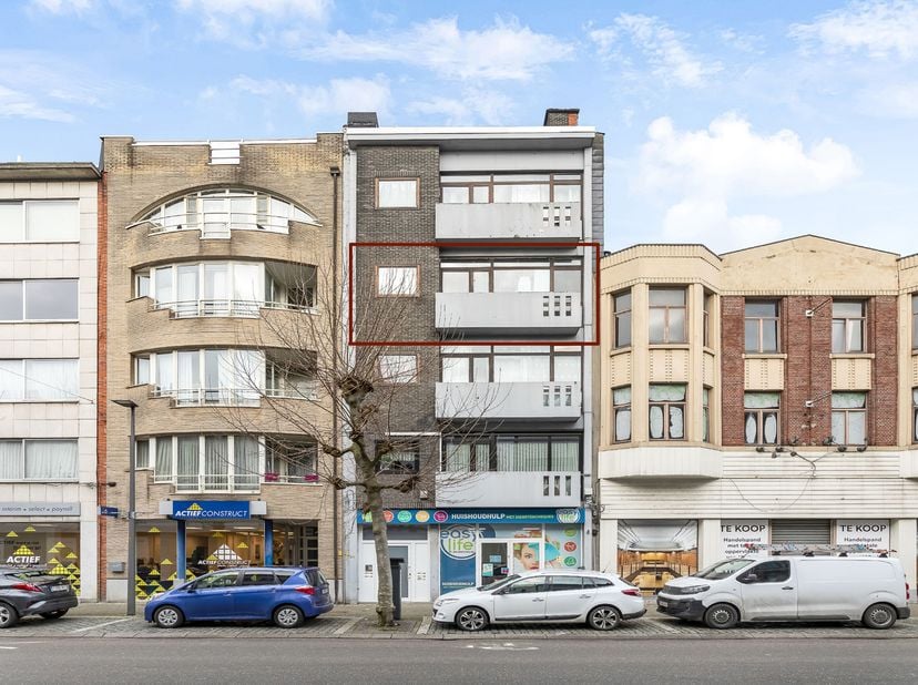 Ligging: uiterst centraal gelegen in het commercieel centrum van Turnhout vlakbij winkels, openbaar vervoer, station, scholen en met een vlotte verbin