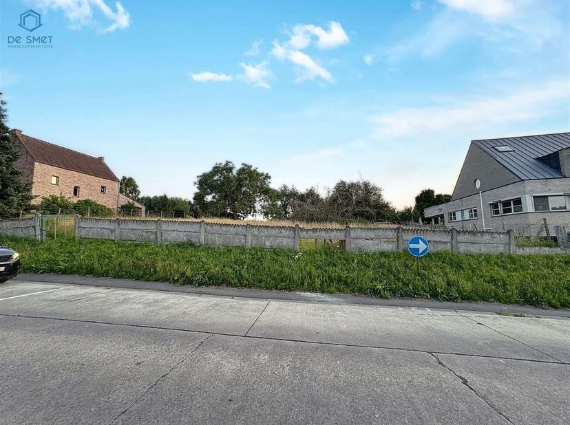 Bouwgrond voor halfopen bebouwingen op ruim perceel te Geraardsbergen <br />
<br />
Ontdek deze prachtige bouwkavels voor twee halfopen bebouwingen,