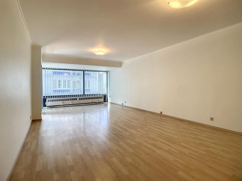 Appartement te huur in Boulevard Joseph Tirou 17 bus A1/B,
                    6000 Charleroi