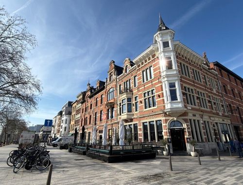                                         Kantoor te huur in Antwerpen, € 2.500
