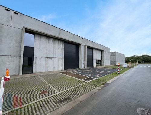                                         Bâtiment d’entreprise à louer à Denderleeuw, € 1.600
