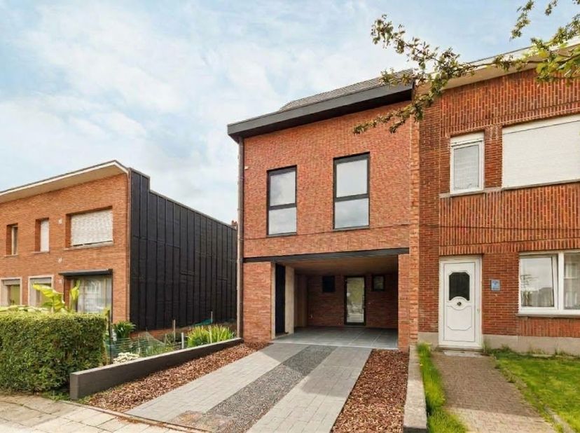 Huis te koop in Wenigerstraat 33,
                    2150 Borsbeek