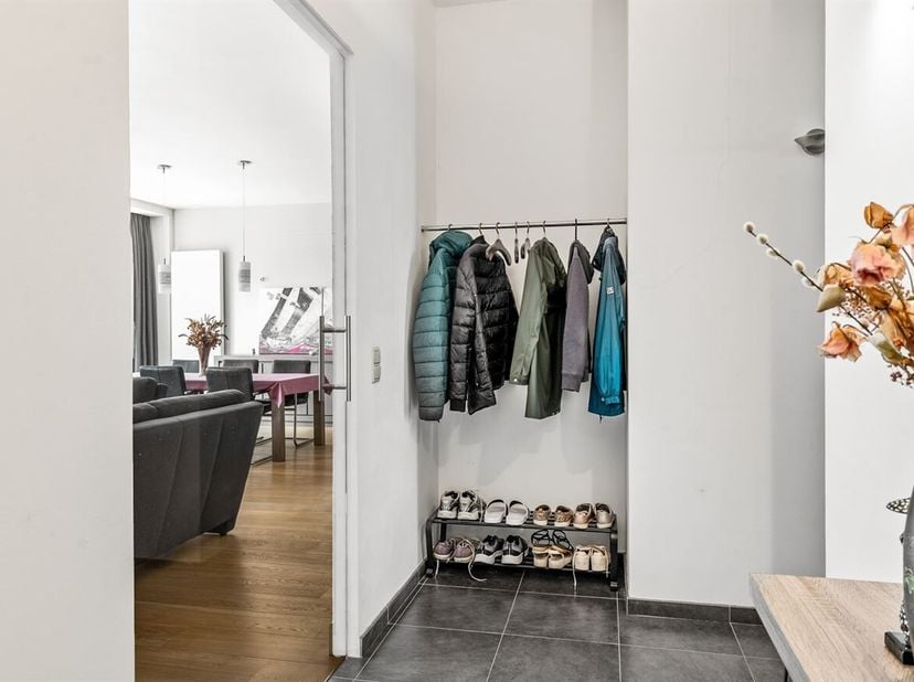 Ruim Luxe-appartement (123m²) met 3 slaapkamers en ruim terras (15m²) gelegen op het gegeerde Eilandje<br />
Ligging:<br />
Gelegen in de iconische Na