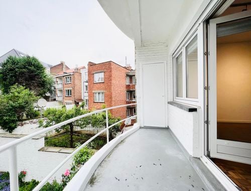                                         Appartement à louer à Woluwe-Saint-Lambert, € 1.050
