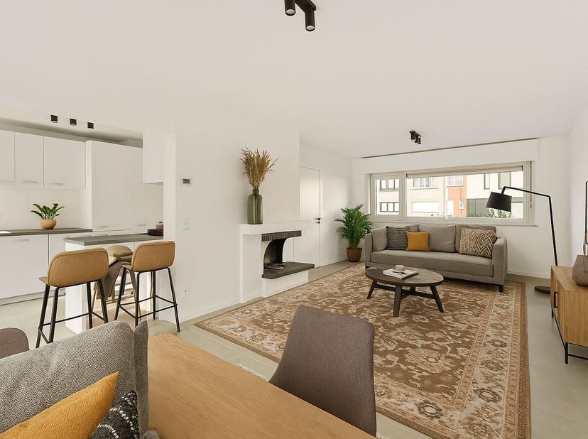 Maison mitoyenne entièrement RÉNOVÉE avec jardin ensoleillé, située au centre de Menen. Finitions de haute qualité et confort clé en main. Disposition