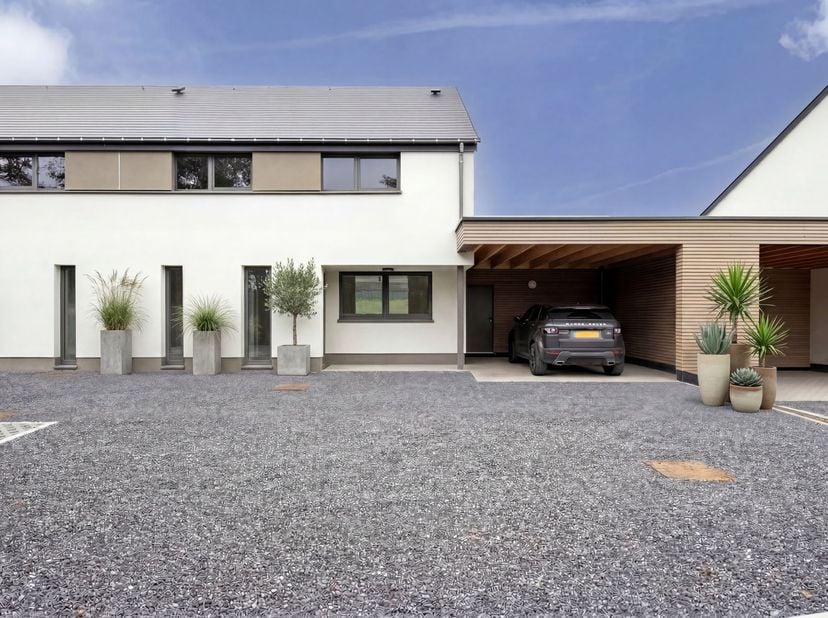 W Immobilière biedt u in het zeer gegeerde dorp Barnich (Arlon) een prachtige moderne nieuwbouwwoning aan op een perceel van meer dan 6 are. Het gaat