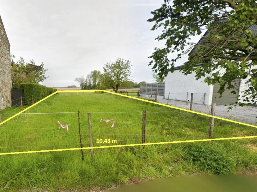 Situé à GOZÉE, Qspot vous propose ce terrain à bâtir, situé dans une rue calme et d'une superficie de 5 ares 91 centiares, offrant une vue totalement