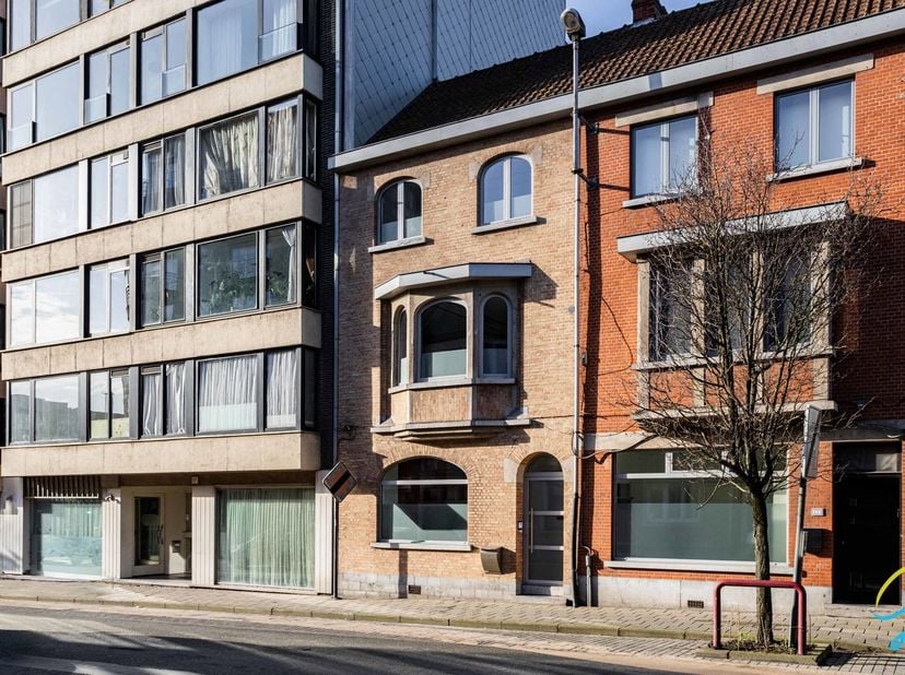 Bien professionnel à vendre
                    à 9800 Deinze