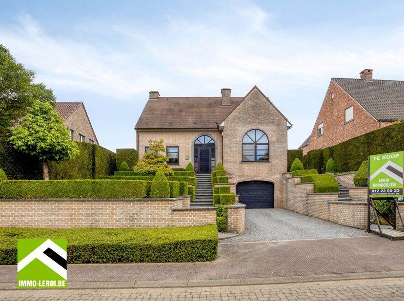 Bekijk deze woning rechtstreeks op de site van Immo Leroi: https://www.immo-leroi.be/pand/kopen-woning-tongeren/7604867.<br />
<br />
In het landelijk