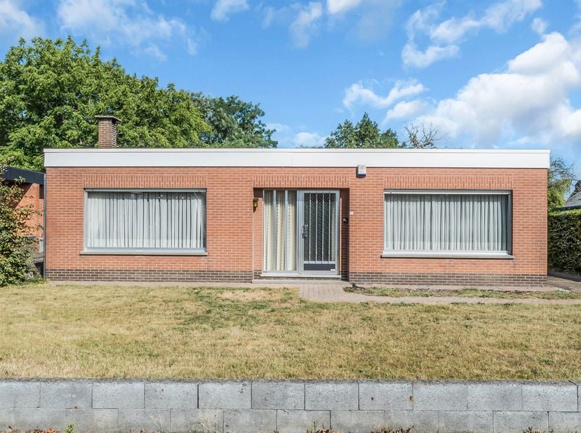 Welkom op de Beukenhoflaan 6 in Hasselt.<br />
<br />
Bent u op zoek naar een gelijkvloerse woning op een rustige locatie in Hasselt?<br />
Bent u op