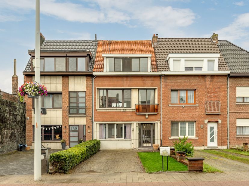 Huis te koop in Antwerpse steenweg 146 bus .,
                    2620 Hemiksem