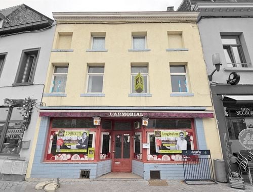                                         Commercieel Gebouw te koop in Péruwelz, € 140.000
