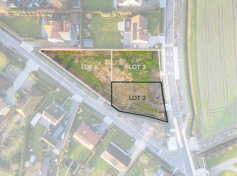 Op de hoek van Waterpolder en de Langeweg in Middelburg biedt Dumobil dit ruim perceel (lot 2) aan voor de realisatie van een nieuwe duurzame villa. D