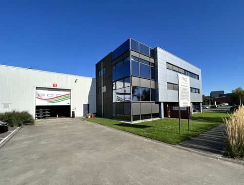                                         Bâtiment d’entreprise à louer à Sint-Denijs-Westrem, € 8.153
