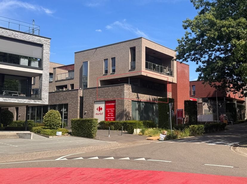 Bent u op zoek naar een ruim, instapklaar appartement op een toplocatie waar comfort, rust en alle dagelijkse voorzieningen hand in hand gaan?<br />
D