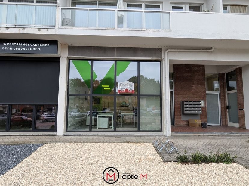 Bien professionnel à vendre à Reinpadstraat 1,
                    3600 Genk