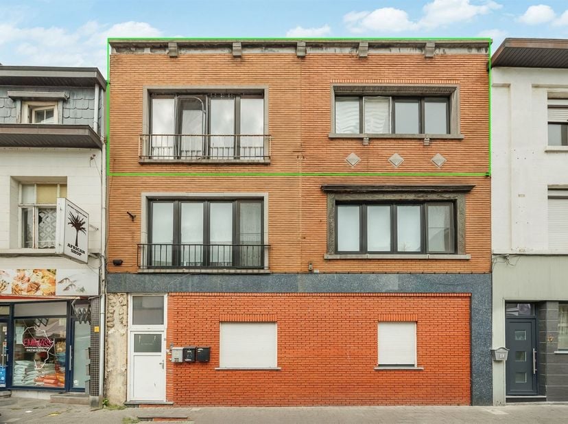 Appartement met twee slaapkamers in Willebroek<br />
<br />
Dit aangename appartement te koop gelegen op de August van Landeghemstraat, op wandelafs