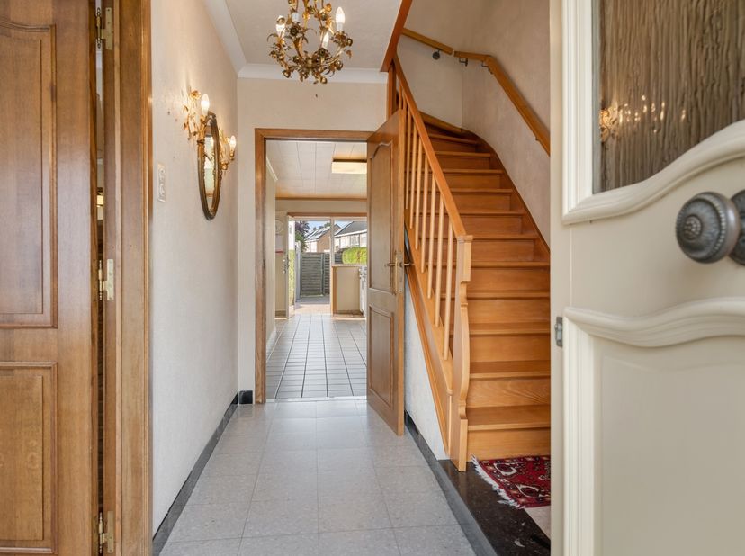 Interesse om deze aantrekkelijke woning te ontdekken op zaterdag 12 september tussen 13u en 16u? (Enkel op afspraak)<br />
Deze constructief degelijk