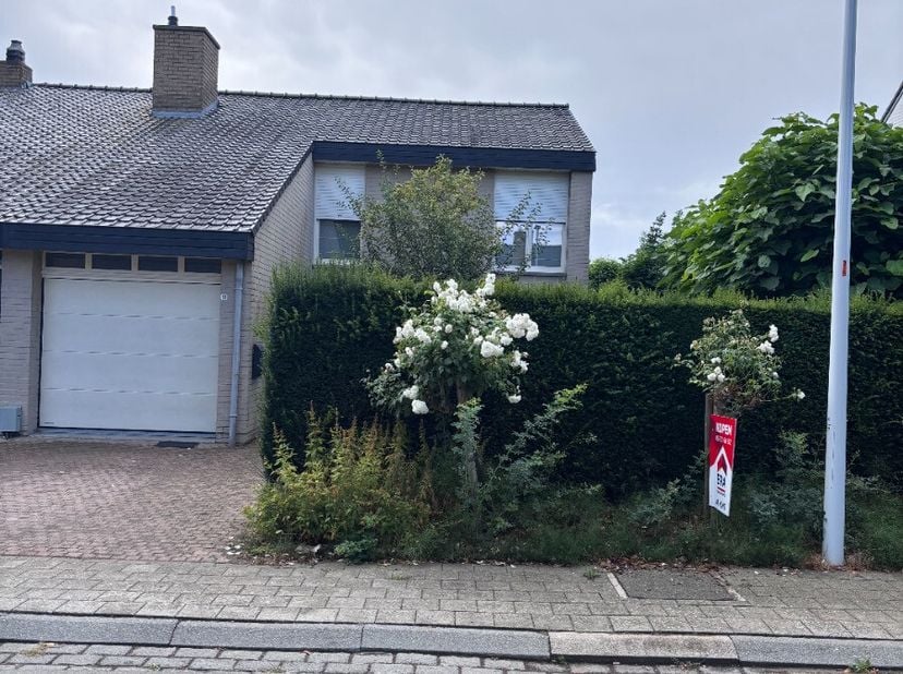 Huis te koop in Bloemendale 10,
                    8904 Boezinge