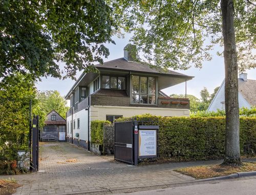                                         Bureaux avec habitation à vendre à Sint-Andries, € 775.000
