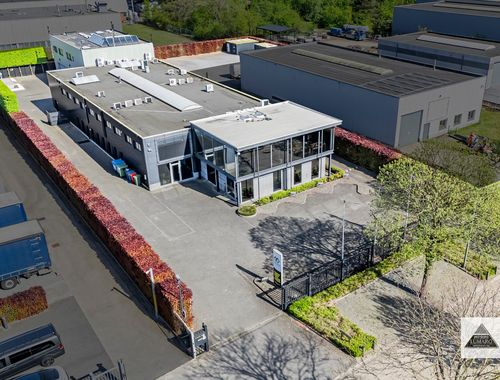                                         Bâtiment d’entreprise à vendre à Lanklaar, € 1.300.000
