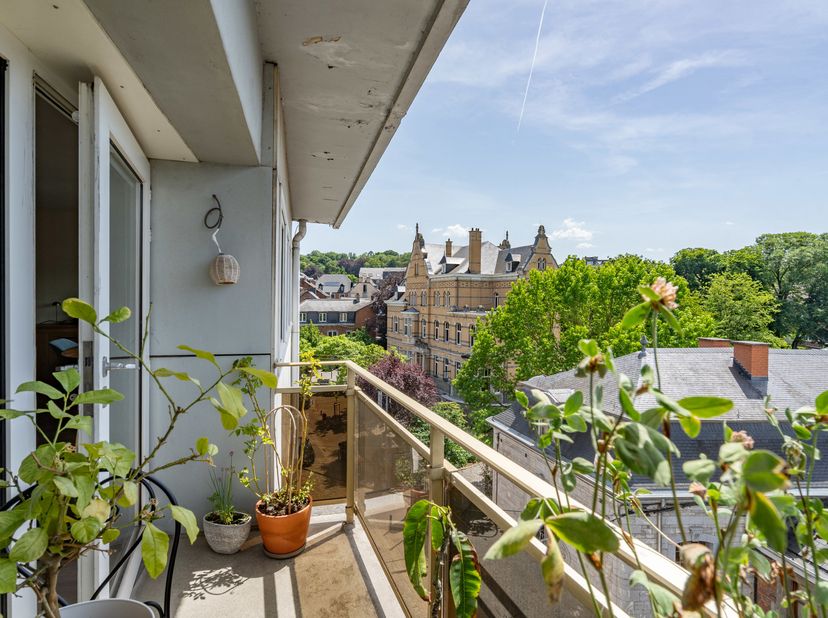Vous êtes à la recherche d’un appartement dans l’hyper centre-ville de Marche-en-Famenne ? Vous souhaitez profiter de trois chambres et d’un bien parf