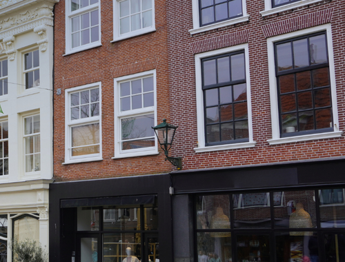                                         Handelsgelijkvloers te koop in Brussel, € 895.000
