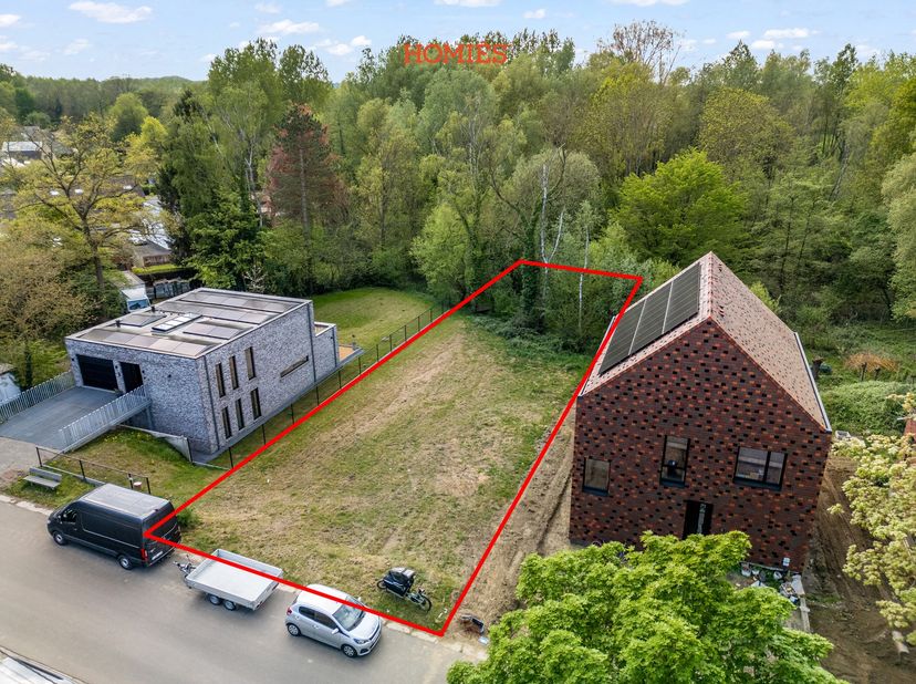 Graag stellen wij u deze prachtige bouwgrond in de Dreefstraat te Bierbeek voor. Rustig gelegen aan de voet van een natuurgebied, met scholen, winkels