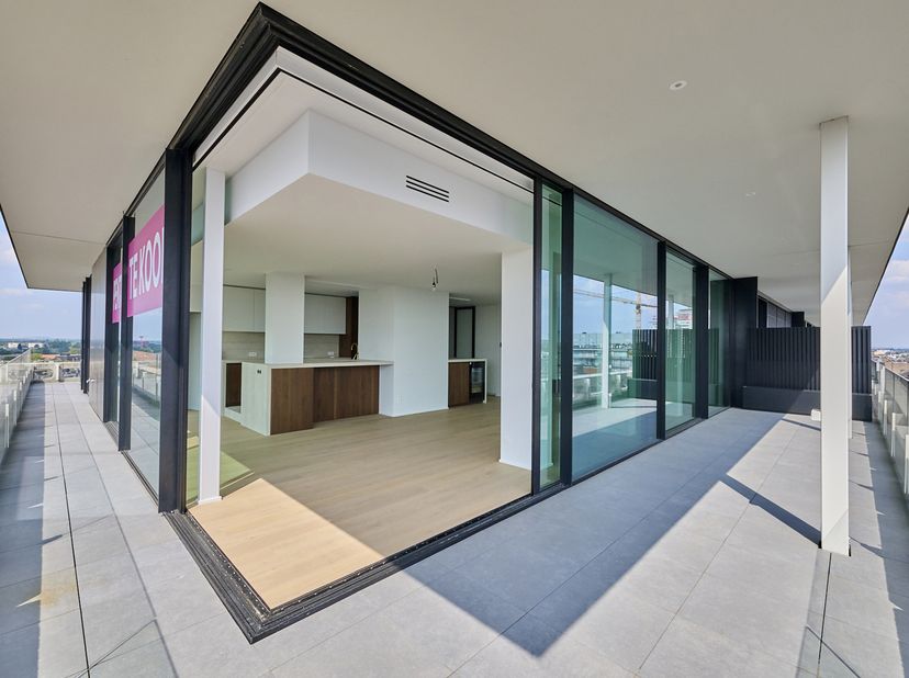 De Generale: Luxe penthouse, exclusiviteit in het hart van Hasselt. <br />
<br />
Stap binnen in De Generale, een architecturaal meesterwerk uit de ja