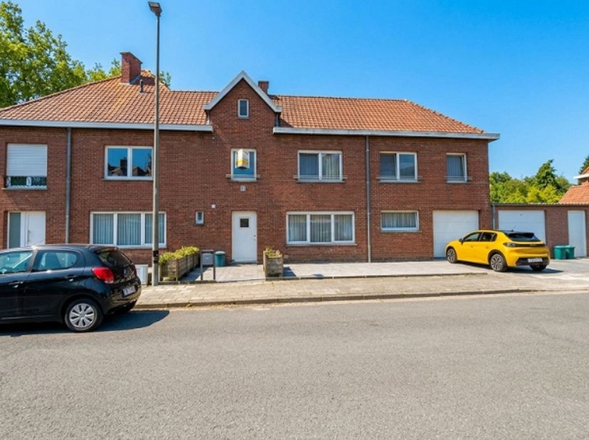 Huis te huur in Velodroomstraat 3,
                    8200 Sint-Michiels