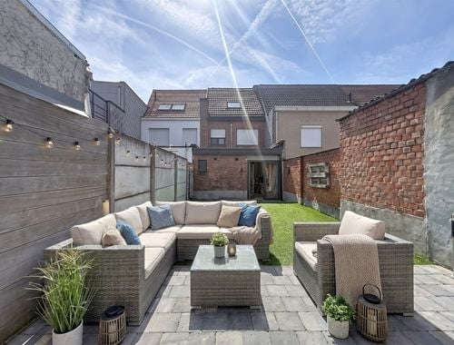                                         Woning te koop in Burcht, € 369.000
