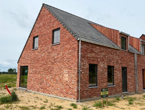                                         Woning te koop in Koolskamp, € 374.010
