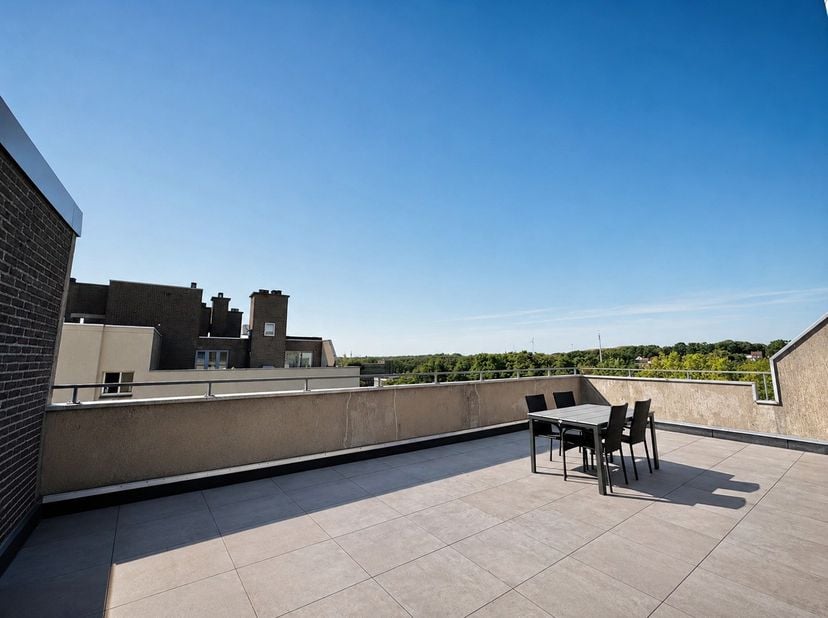 Intrekklaar appartement met een zeer ruim terras ( +/- 9 x 4m) met prachtig uitzicht op het groene stadspark. Totaal gerenoveerd in 2018 (nieuwe keuke