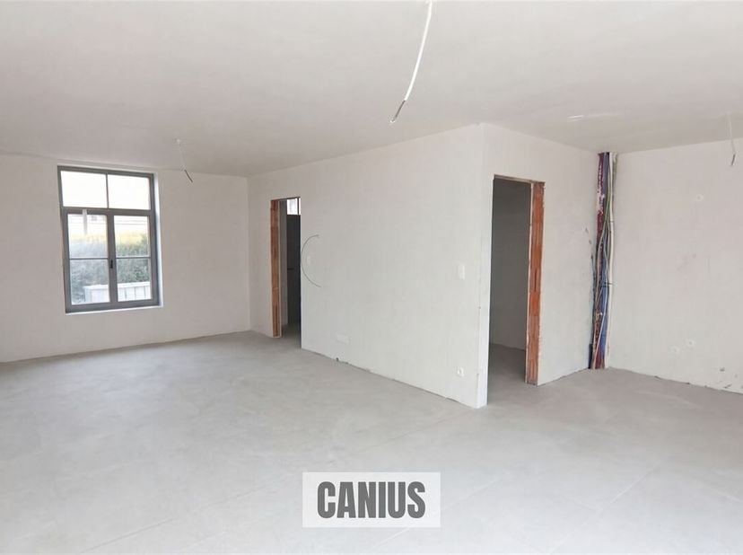 NIEUWBOUWWONING MET 3 SLKS OP HET BEGIJNHOF<br />
Aan de stadsrand van Sint-Truiden treffen wij op het Begijnhof vier unieke nieuwbouwwoningen aan. De